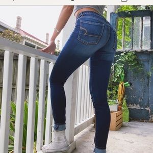 High waisted American Eagle Jeans